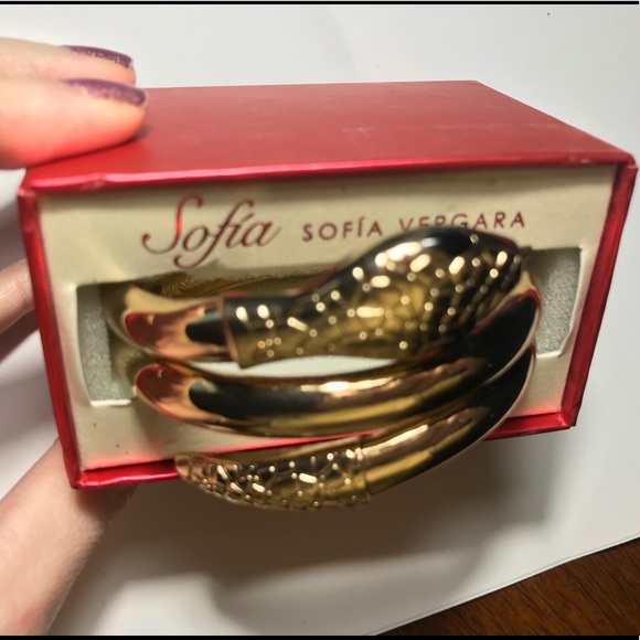 Sofia Vergara snake bracelet - Picture 5 of 5